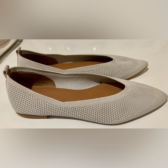 Everlane- The 40-Hour Flat in ReKnit - Picture 2 of 9